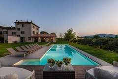 Ferienhaus, Exklusive Unterkunft - Villa del Nonno - Ferienunterkunft in Orentano (12 Personen)