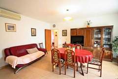 Ferienwohnung - Apartment Angie - Three Bedroom Apartment with Terrace - A1 - (ST) - Ferienunterkunft in Supetar (7 Personen)