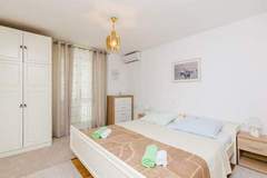 Ferienwohnung - Rooms Nikola- Double Room with Terrace and Sea View - Ferienunterkunft in Dubrovnik (2 Personen)