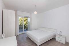 Ferienwohnung - Rooms Villa Bašica - Superior Double Room with Balcony and Sea View (Soba 2) - Ferienunterkunft in Saplunara (2 Personen)