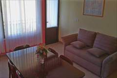 Ferienhaus - Holiday Home Kata - Two-Bedroom Holiday Home with Balcony - Ferienunterkunft in Lumbarda (5 Personen)