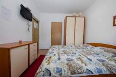 Ferienwohnung - Apartments & Rooms Green Bay - Studio Apartment - Ferienunterkunft in Rab (2 Personen)