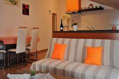 Ferienwohnung - Apartments Belicka - Two Bedroom Apartment with shared  Terrace - A2 - Ferienunterkunft in Porec (4 Personen)