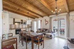 Ferienwohnung - Apartment Keko - Three Bedroom Apartment with Terrace - Ferienunterkunft in Jesenice (8 Personen)