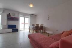 Ferienwohnung - Apartments Krk with Sea View and Terrace - Classic Two Bedroom Apartment with Sea View ant Terrace (owner second floor) - Ferienunterkunft in Krk (4 Personen)