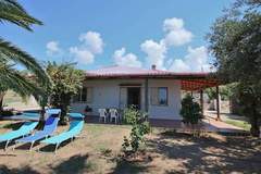 Ferienhaus - Olivia - Ferienunterkunft in Ricadi (6 Personen)