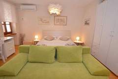 Ferienwohnung - Simple and Sunny Studio Apartment - Studio Apartment - Ferienunterkunft in Rovinj (3 Personen)
