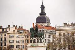 Ferienwohnung - AR-27-VAISE - Ferienunterkunft in Lyon (2 Personen)