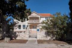 Ferienwohnung - Apartments Mijajov Dvor- One-Bedroom Apartment with Shared Balcony  (#2) (ST) - Ferienunterkunft in Sumartin (4 Personen)