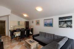Ferienwohnung - Apartment L&L - Two-Bedroom Apartment with Terrace - Ferienunterkunft in Dubrovnik (6 Personen)