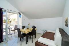 Ferienwohnung - Villa Samba - Comfort One Two-Bedroom Apartment with Balcony and Sea View - gasi se - Ferienunterkunft in Mlini (4 Personen)