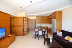 Ferienwohnung - Holiday Apartment Central & Sea View - Ferienunterkunft in Vlorë (5 Personen)