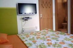 Ferienwohnung - Rooms Tatjana - Double Room (1) - Ferienunterkunft in Supetar (2 Personen)