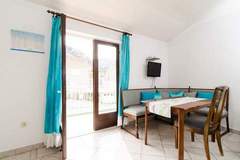 Ferienwohnung - Apartments Villa Nikol - One Bedroom Apartment with Sea View (APT 2) - Ferienunterkunft in Trpanj (5 Personen)