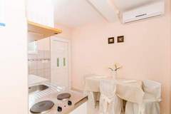 Ferienwohnung - Apartments Villa Nikol - Two Bedroom Apartment with Balcony and Sea View (APT 7) - Ferienunterkunft in Trpanj (4 Personen)