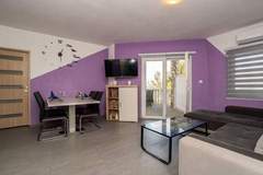 Ferienwohnung - Apartments Robi & Kristina - Two Bedroom Apartment with Sea View A5 - Ferienunterkunft in Benkovac (6 Personen)