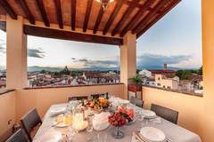 Ferienwohnung - The Park View Apartment - Ferienunterkunft in Lucca (8 Personen)