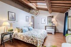 Ferienwohnung - De Nobili Penthouse - Ferienunterkunft in Lucca (2 Personen)