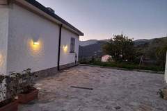 Ferienhaus - Ferienunterkunft in Diano San Pietro (6 Personen)