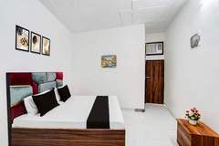 Ferienhaus - Super Hotel O Burari New Delhi - Ferienunterkunft in Delhi (2 Personen)