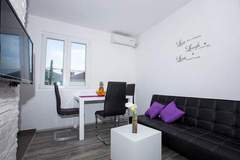 Ferienwohnung - Villa Roza - One-Bedroom Apartment with Balcony - Ferienunterkunft in Mokosica (2 Personen)