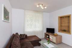Ferienwohnung - Villa Celenca - Two Bedroom Apartment with Terrace and Pool View - A1 - Ferienunterkunft in Mokosica (4 Personen)