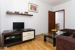 Ferienwohnung - Villa Celenca - Two Bedroom Apartment with Balcony and Sea View - A3 - Ferienunterkunft in Mokosica (4 Personen)