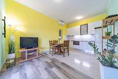 Ferienwohnung - Apartment  Three Bedroom apartment 5 - Ferienunterkunft in Blato (5 Personen)