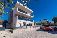Ferienwohnung - Apartments Velic - Two bedroom apartment B - Ferienunterkunft in Šibenik-Brodarica (4 Personen)