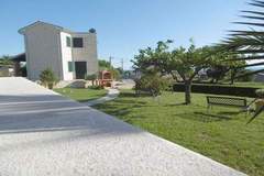 Ferienhaus - Ferienunterkunft in Kastelir (7 Personen)