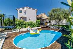 Ferienhaus - Holiday House Ulika with Private Pool - Ferienunterkunft in Loborika (6 Personen)