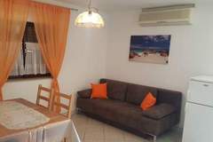 Ferienwohnung - Apartments Ivan Supetar - Two Bedroom Apartment with Terrace no1 - Ferienunterkunft in Supetar (4 Personen)
