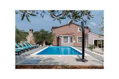 Ferienhaus, Exklusive Unterkunft - Ferienunterkunft in Pula (7 Personen)