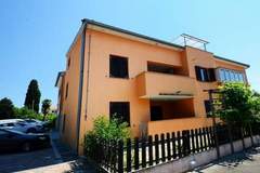 Ferienhaus - Ferienunterkunft in Porec (5 Personen)