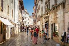 Ferienhaus - Ferienunterkunft in Porec (4 Personen)