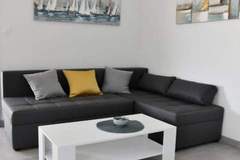 Ferienwohnung - Two Bedroom Apartment with Balcony &  Garden View - Ferienunterkunft in Supetar (5 Personen)