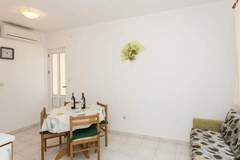 Ferienwohnung - Apartments Villa Dingač- Borak - Comfort One Bedroom Apartment with Balcony and Sea View No. 4 - Ferienunterkunft in Potomje (4 Personen)