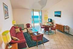 Ferienwohnung - Apartments Sipa - Premium Two Bedroom Apartment with Balcony and Sea View (Apartman A) - Ferienunterkunft in Dubrovnik (5 Personen)