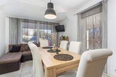 Ferienwohnung - Apartment Brletic - Three Bedroom Apartment with Terrace - Ferienunterkunft in Kastav (6 Personen)