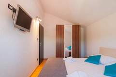 Ferienhaus - Five-Bedroom Home - Ferienunterkunft in Imotski (10 Personen)