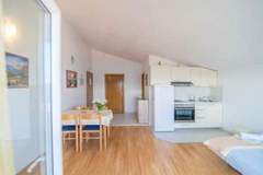 Ferienwohnung - Apartmani Cihorich - Two Bedroom Apartment with Pool ( A6) - Ferienunterkunft in Dugi Rat (6 Personen)
