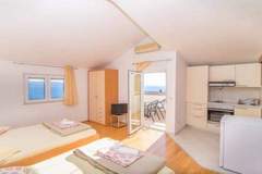 Ferienwohnung - Apartmani Cihorich - Studio Apartment ( br 2) - Ferienunterkunft in Dugi Rat (2 Personen)