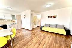 Ferienwohnung - One-Bedroom Apartment (1.kat) - Ferienunterkunft in Novalja (4 Personen)