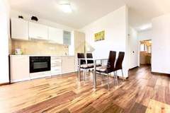 Ferienwohnung - One-Bedroom Apartment (2.kat) - Ferienunterkunft in Novalja (4 Personen)