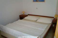 Ferienwohnung - Two-Bedroom Apartment - Ferienunterkunft in Seget Donji (4 Personen)