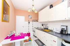 Ferienwohnung - Apartments Nives -Standard Two Bedroom Apartment   (A1) - Ferienunterkunft in Okrug Gornji (4 Personen)