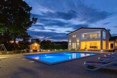 Ferienhaus - Ferienunterkunft in Imotski (12 Personen)