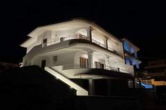 Ferienhaus - Ferienunterkunft in La Caletta (4 Personen)