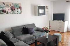 Ferienwohnung - Apartment Eva Pula - One Bedroom Apartment with Balcony - Ferienunterkunft in Pula (4 Personen)