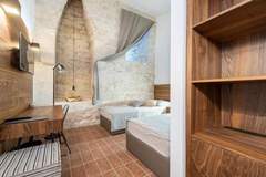 Ferienwohnung - Historic Han Hideaway  Twin Room - Ferienunterkunft in Pakostane (2 Personen)